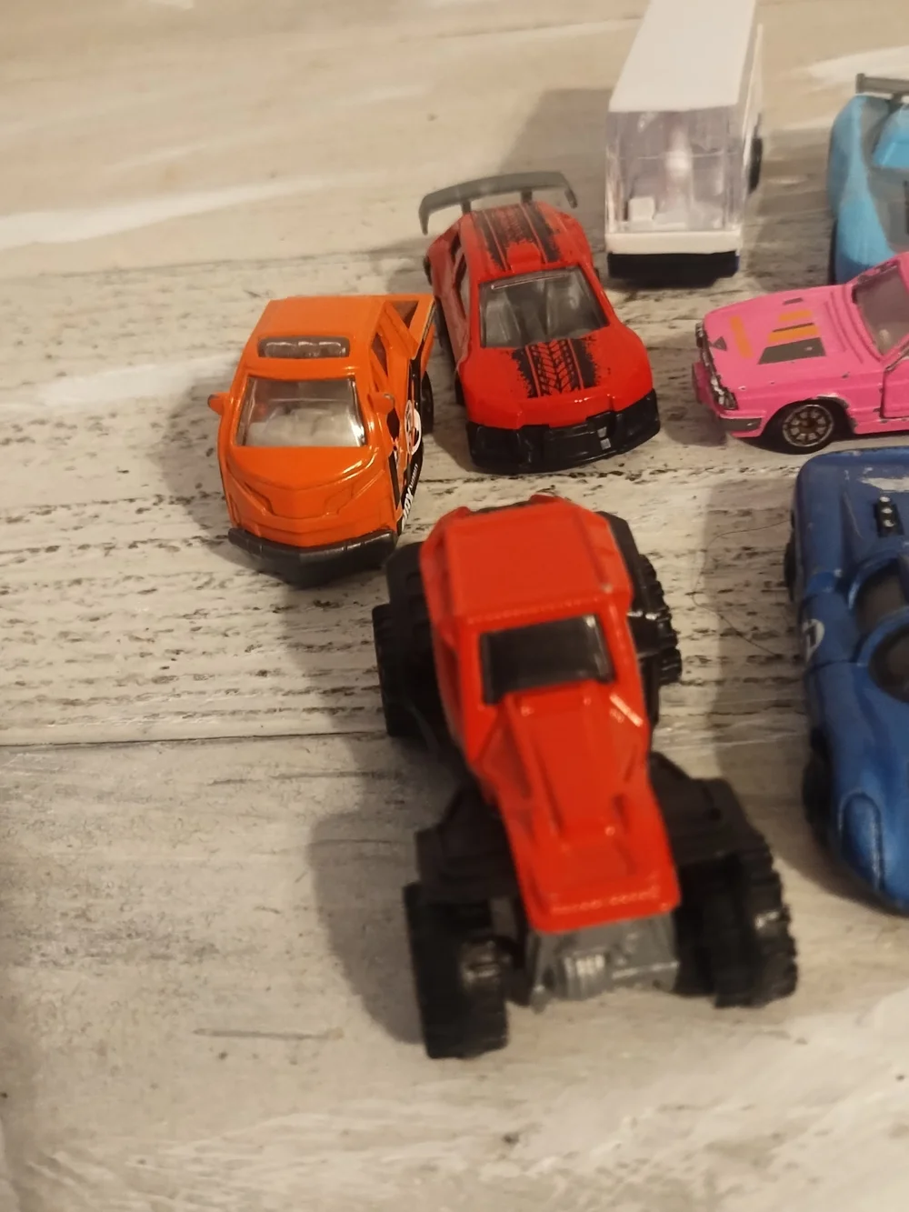 Lot of 9 Toy Cars and Trucks different brands matchbox an Hot Wheels and others